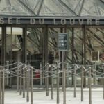 Uno de los detenidos no fue consciente de la gravedad del robo al Louvre, dice abogada