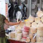 Era Trump pega a productores de totopos y mezcal en Oaxaca