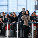 Millones de usuarios enfrentan cancelaciones y retrasos de vuelos en EE. UU. por cierre de Gobierno