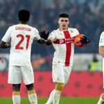 Genoa y Johan Vásquez rozan la zona de descenso de la Serie A tras caer con la Roma