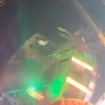 Jóvenes salen disparados de un juego mecánico en feria de Puebla